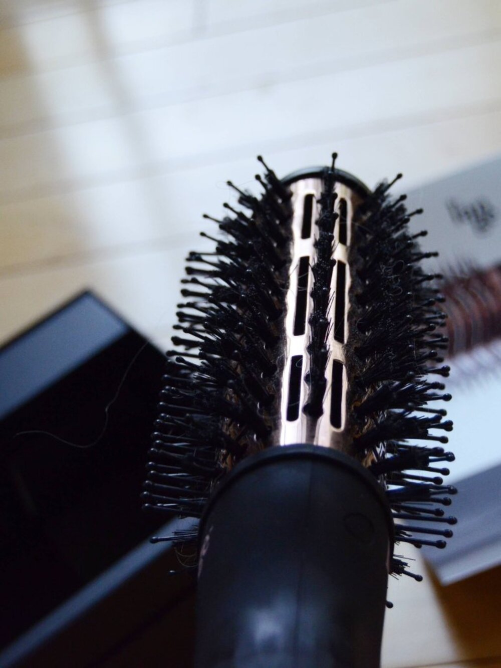 L'ANGE Le Volume 60MM 2-in-1 Titanium Brush Dryer Black - Picture 11 of 14